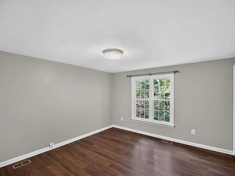 6176 Martins Landing Ct — Photo 16