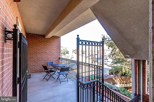 6924 Fairfax Dr Photo 1