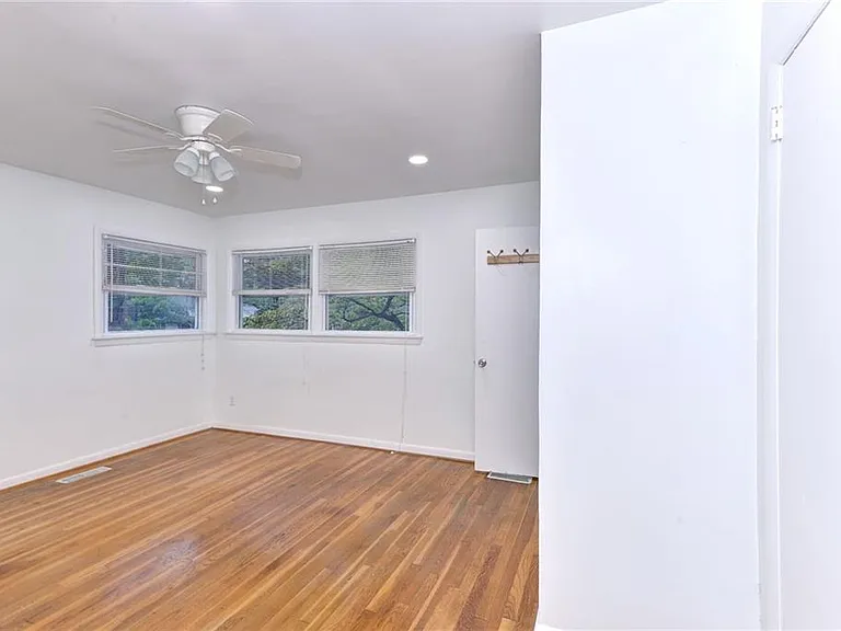 309 Corbin Dr — Photo 10
