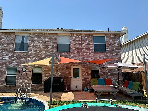 2nd image of 5329 Emmeryville Ln