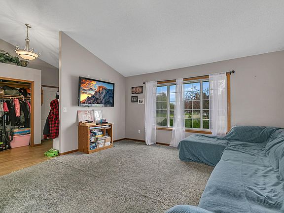5th image of 313 18th Ave N