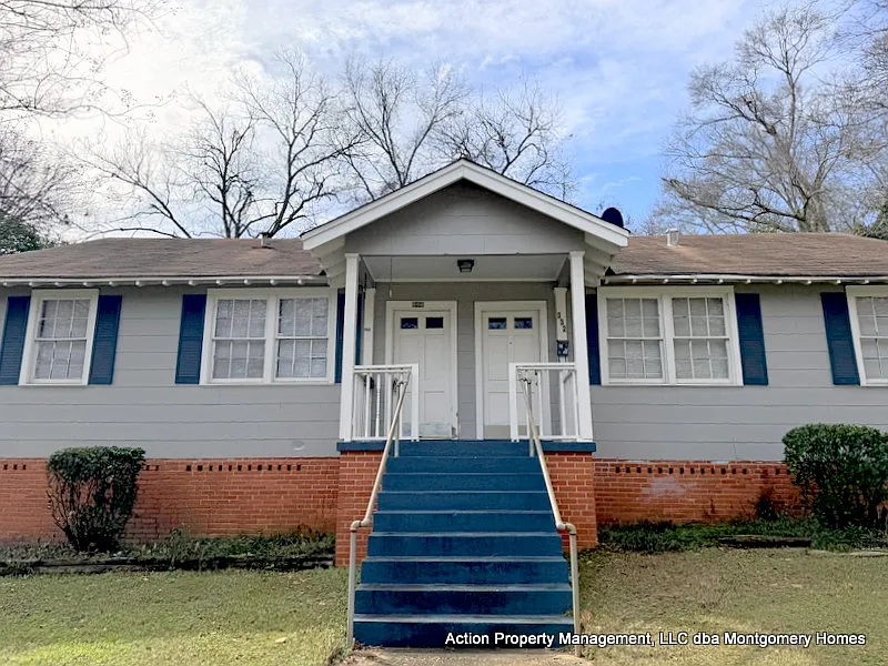 330 Olivia Ct