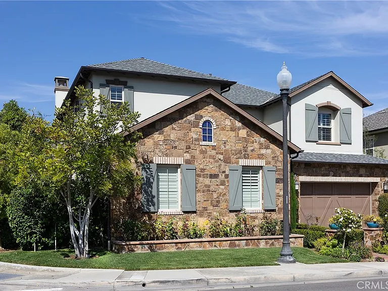 4731 Oceanridge Dr — Photo 24