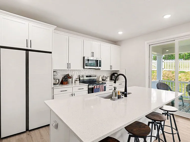 7123 Braxton Ct — Photo 4