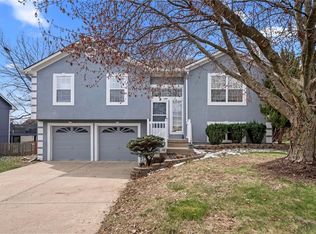 109 E Laredo Trl, Raymore, MO 64083