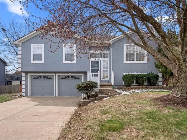 109 E Laredo Trl, Raymore, MO 64083