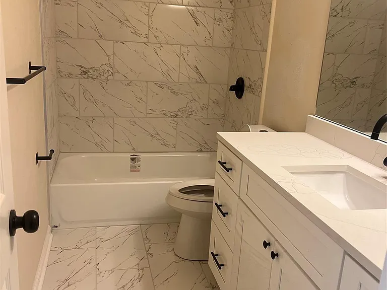8023 Carmel Cir — Photo 16
