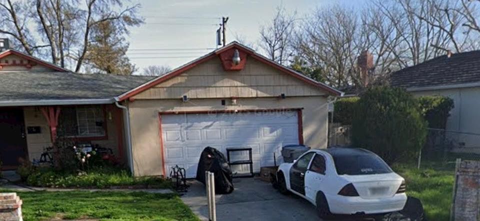 2nd image of 2131 Mangrum Ave