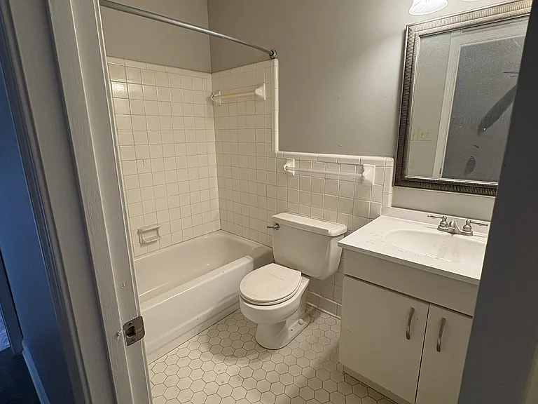 8520 Greenbrook Pkwy — Photo 6