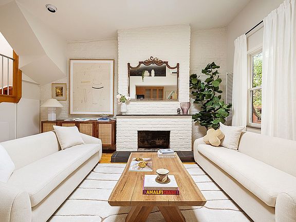 2nd image of 136 Pacific St #3/4