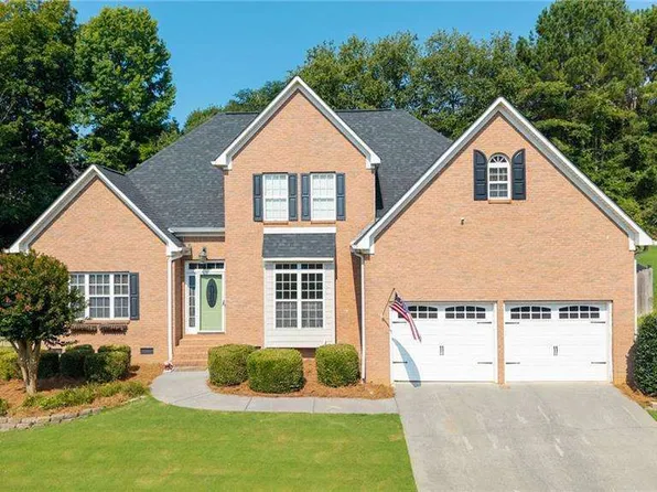 114 Towne Lake Dr NE, Calhoun, GA 30701
