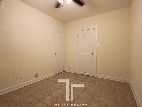 5th image of 4951 N Oakley Ave #5