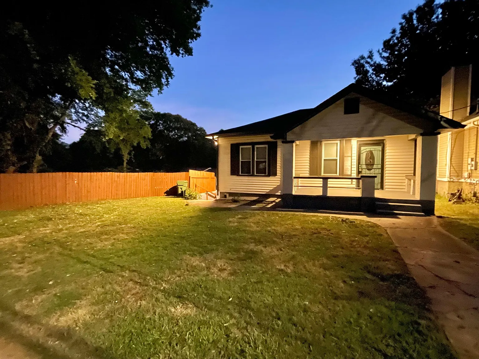 1737 Evans Dr SW — Photo 3