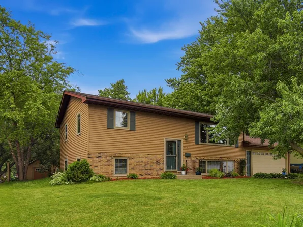 323 7th St SW, Eyota, MN 55934