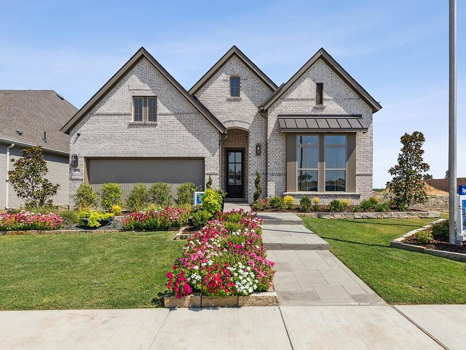 1st image of 2102 Clearwater Way