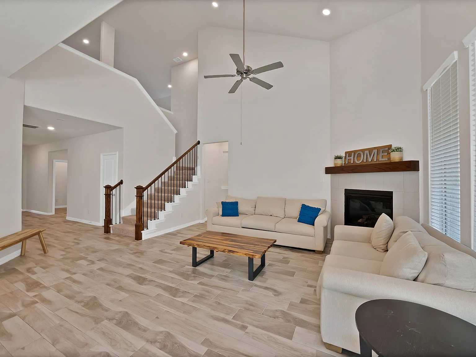 4 bed, 3.5 bath, 3549 sqft, $4,000 — Photo 4