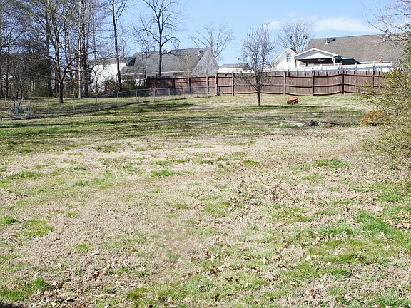 2nd image of 480 Red Bud Ave