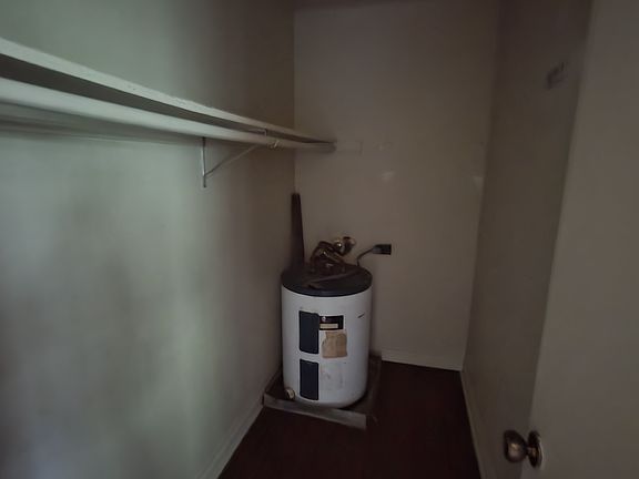 4th image of 204 Rue Royale APT D