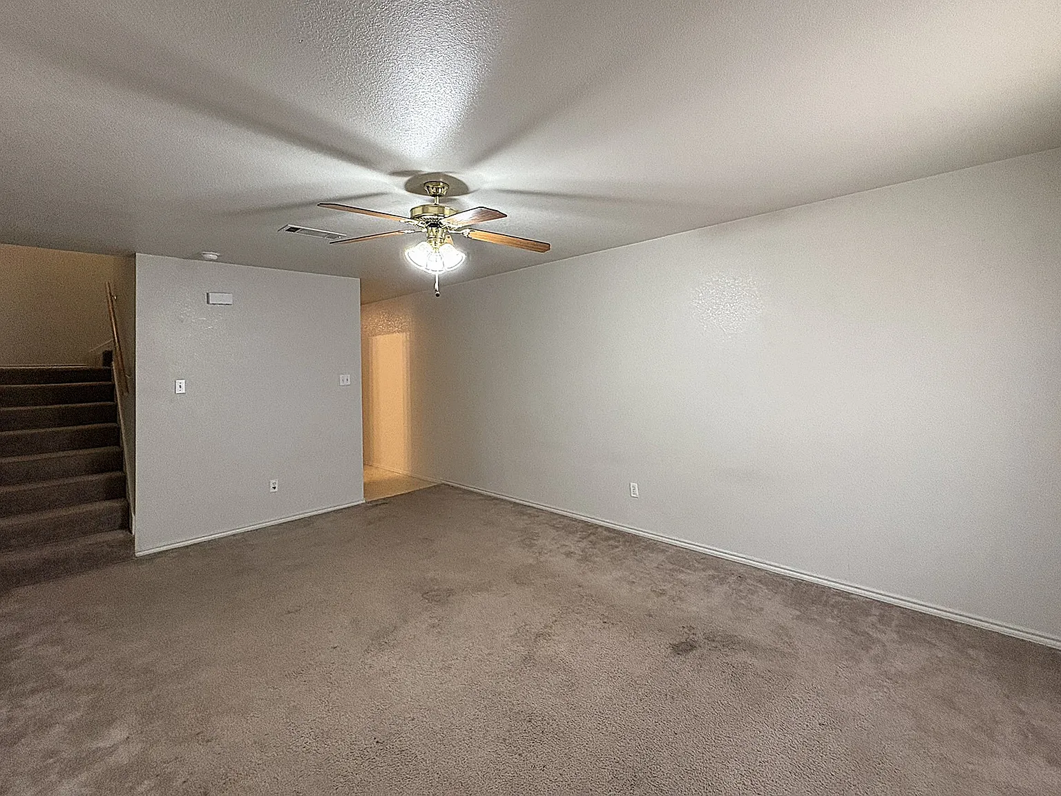 2 bed, 2.5 bath, 1144 sqft, $825 — Photo 3