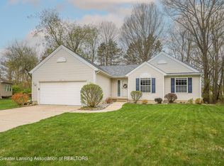 465 Fox Run Ct, Williamston, MI 48895