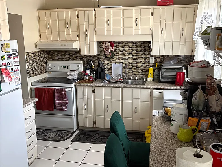 45 Hansen Rd E — Photo 12
