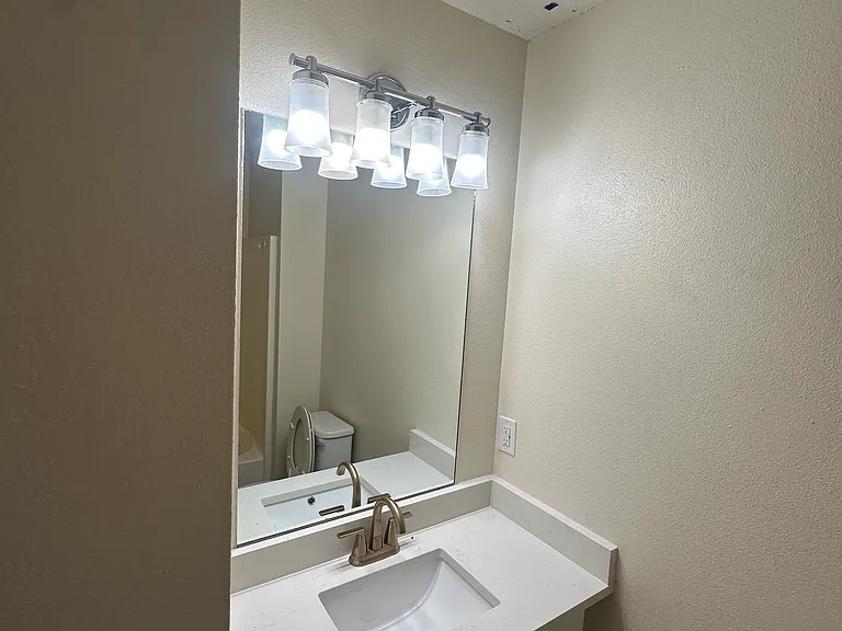 4172 Backus Ave — Photo 3