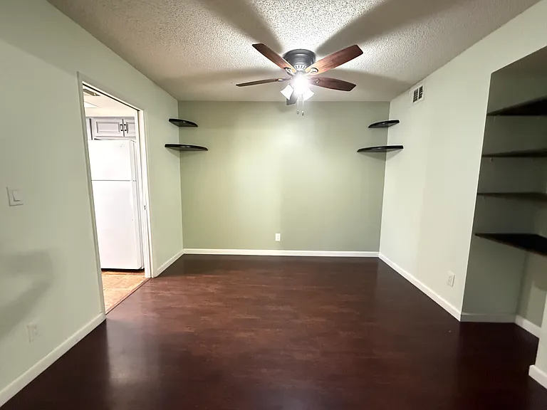 4272 Hampshire Green Ct — Photo 4