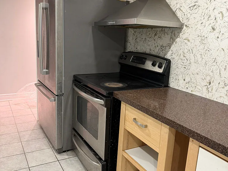 3147 Mayfield Rd #LOWER LEVEL — Photo 8