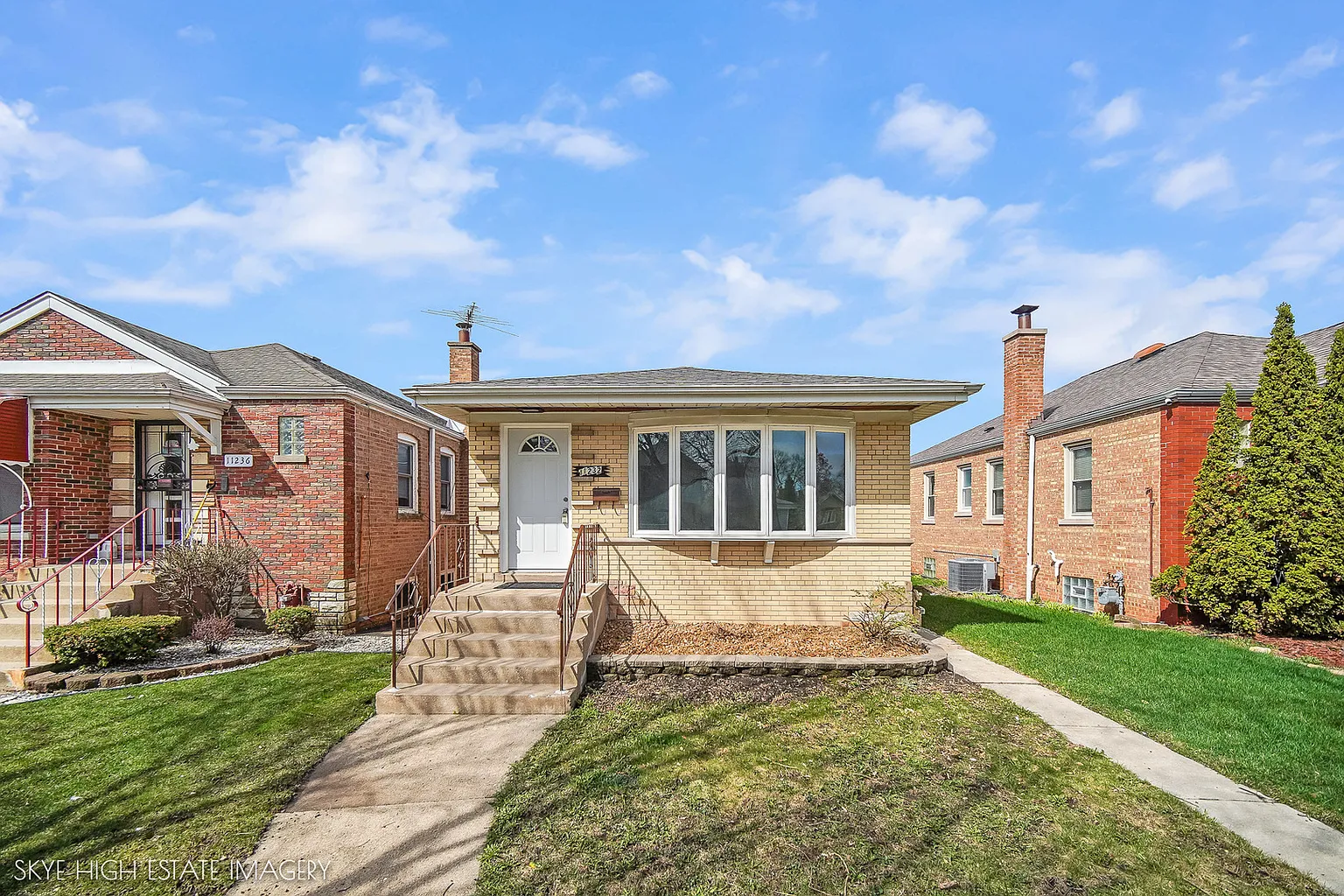 11232 S Albany Ave photo 1