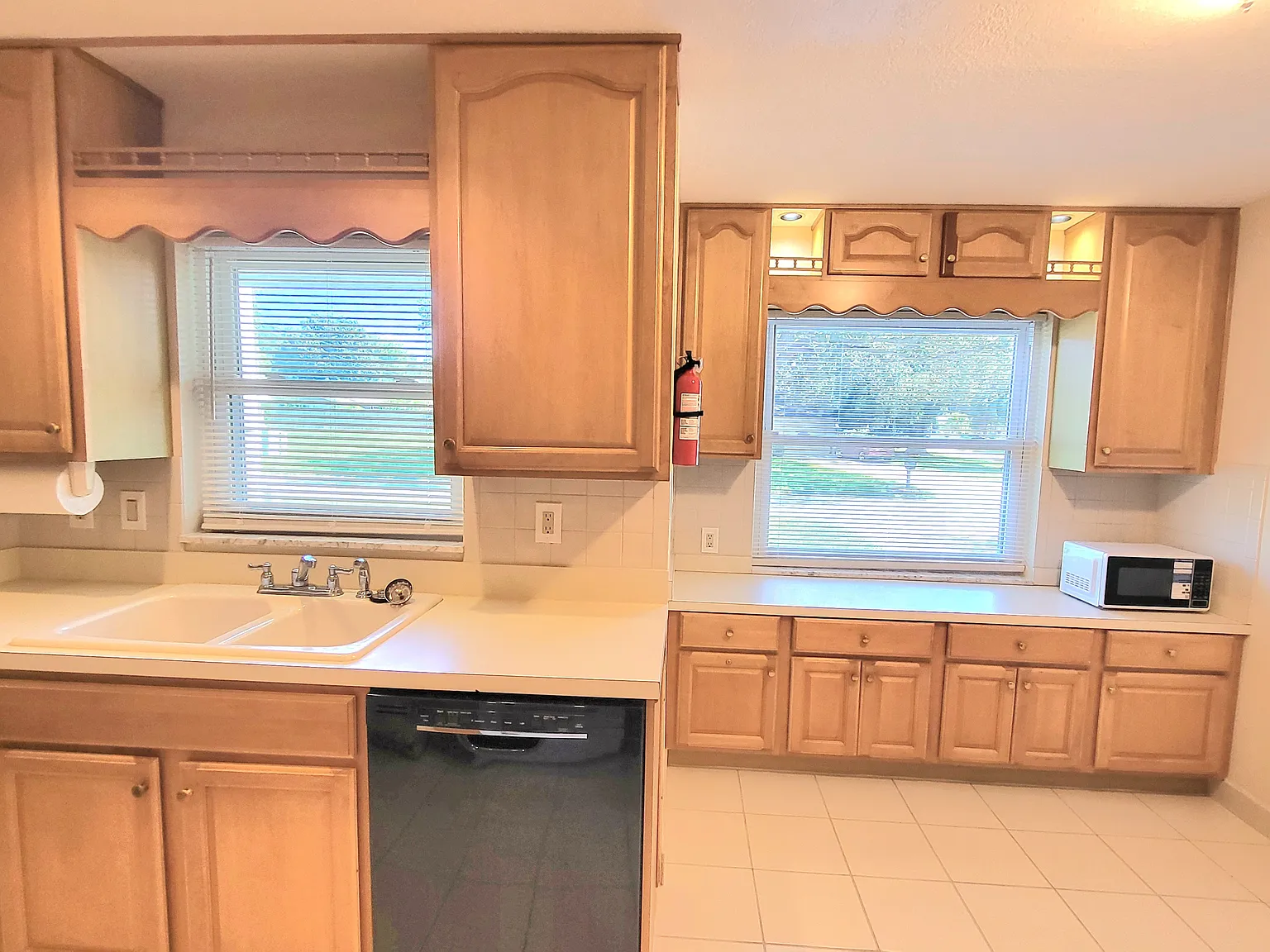 4 bed, 1613 sqft, $2,500 — Photo 4
