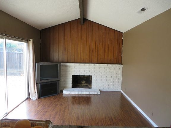 5th image of 3850 Edenwood Dr