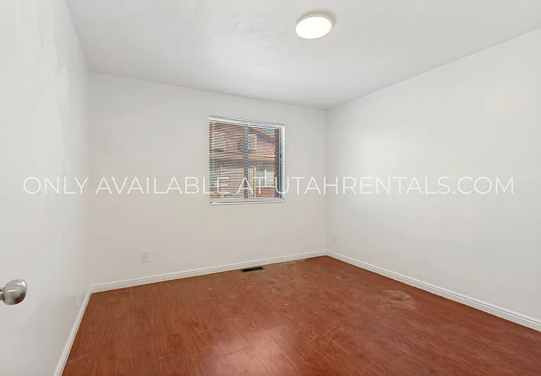 228 W Foxbridge Dr — Photo 14