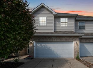 8112 Victoria Pl, Crown Point, IN 46307