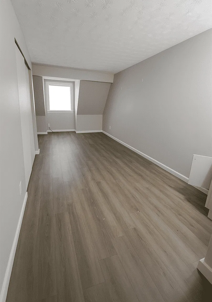 1 bed, 1.5 bath, 740 sqft, $775 — Photo 3