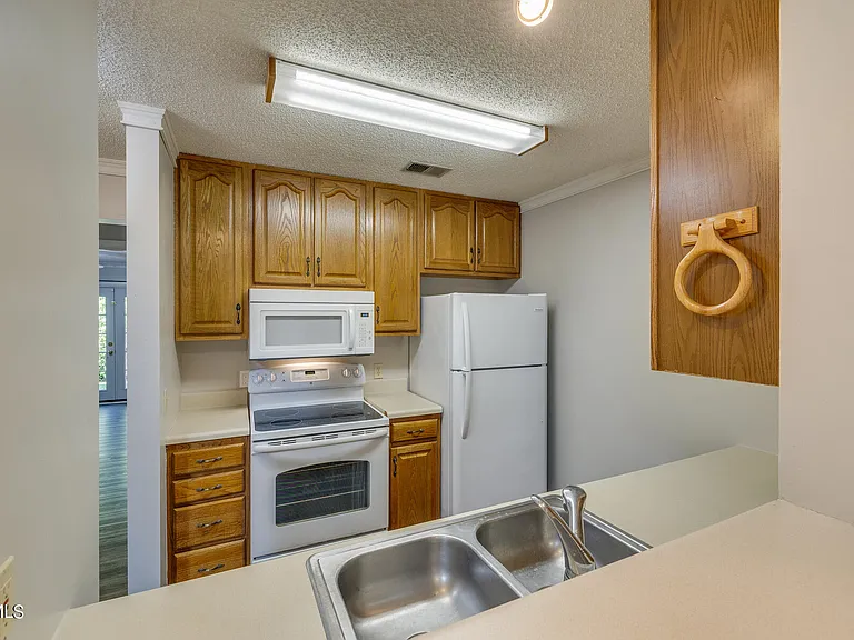 3711 Apple Grove Cir — Photo 7