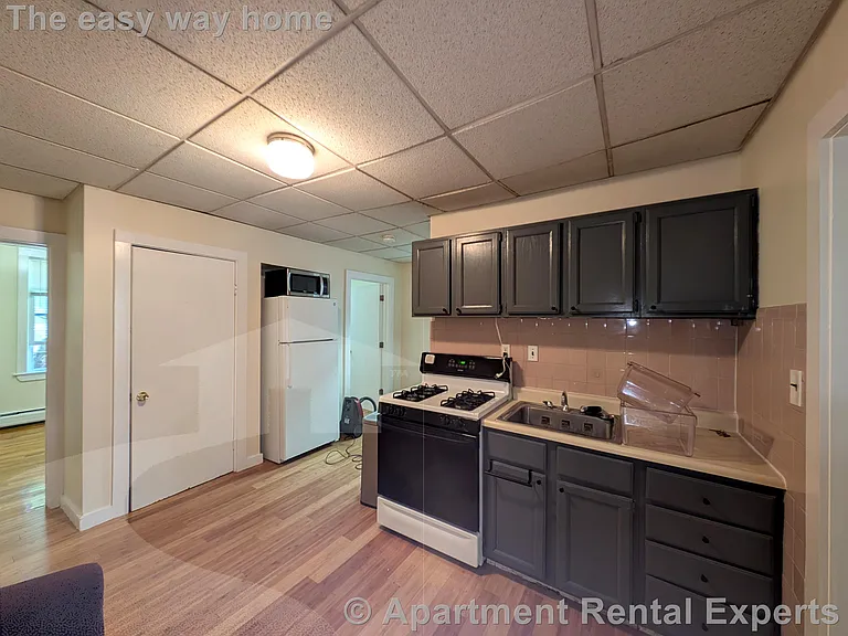 379 Windsor St #3 — Photo 3