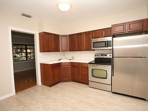 2nd image of 1210 Wren Ave
