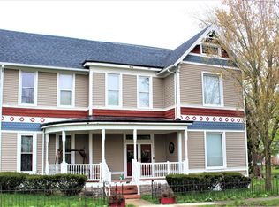 102 S Walnut St, Roberts, IL 60962