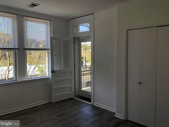 4th image of 4001 Cresson St APT 2