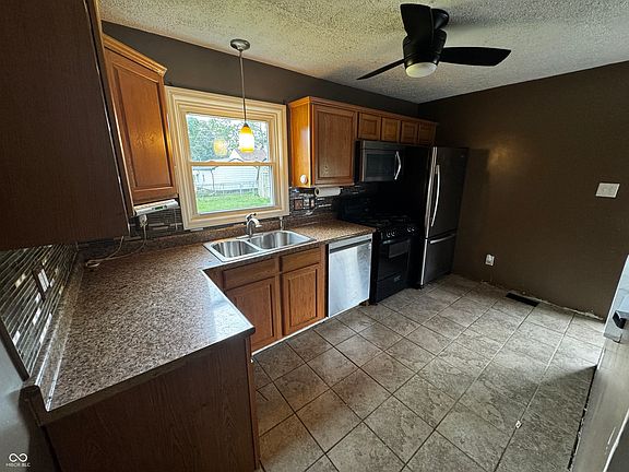 5th image of 3528 Lambert St