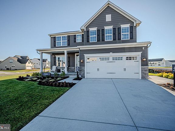 2nd image of 77 Charleston Cir