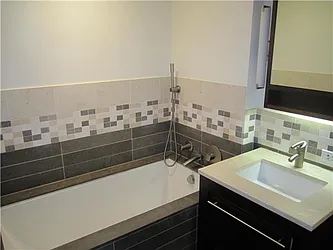 Rented by R New York
