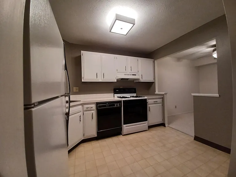 3675 Clague Rd #318 — Photo 1