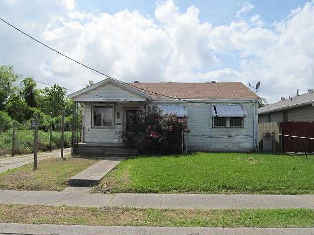 1st image of 1739 Elizardi Blvd