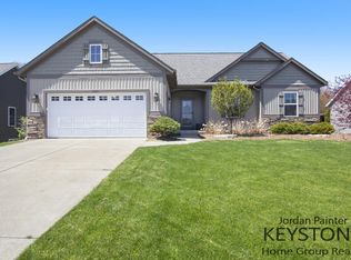 5465 Mills Ridge Dr, Wyoming, MI 49418