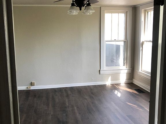 3rd image of 412 N 15th St