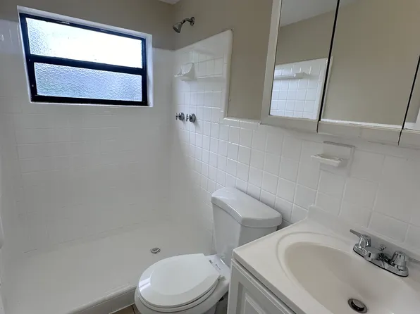 330 NW 33rd Ave, Lauderhill, FL 33311