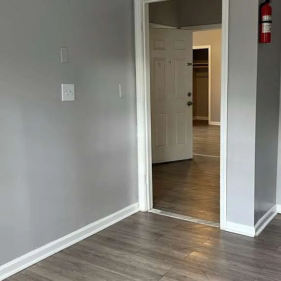 87 Schuyler Ave #1 — Photo 10