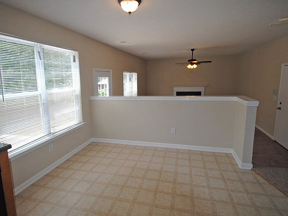 5th image of 433 Peterson Dr