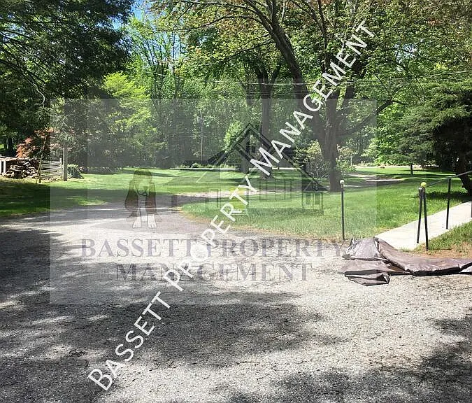 2281 Ridge Rd — Photo 4